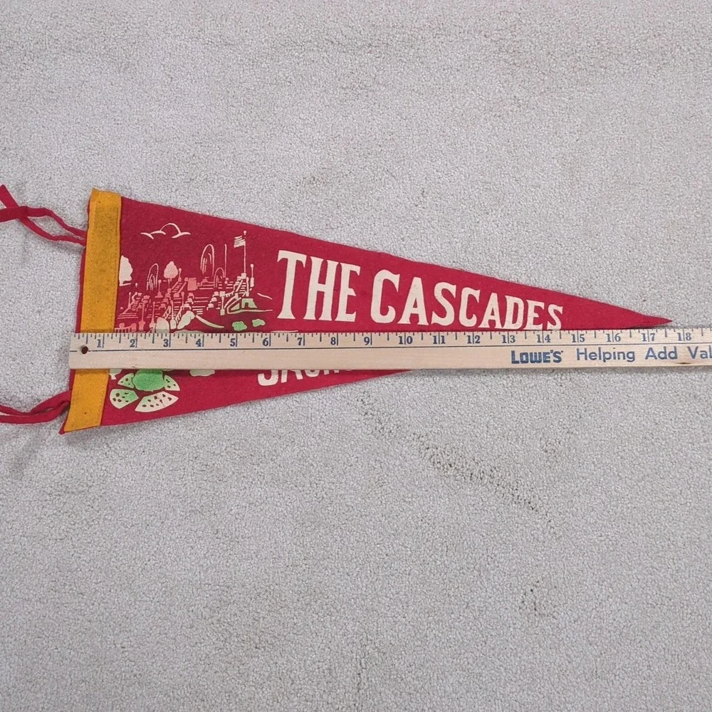 Red The Cascades Jackson Michigan MI Felt Pennant Vintage Travel Souvenir 40s 50